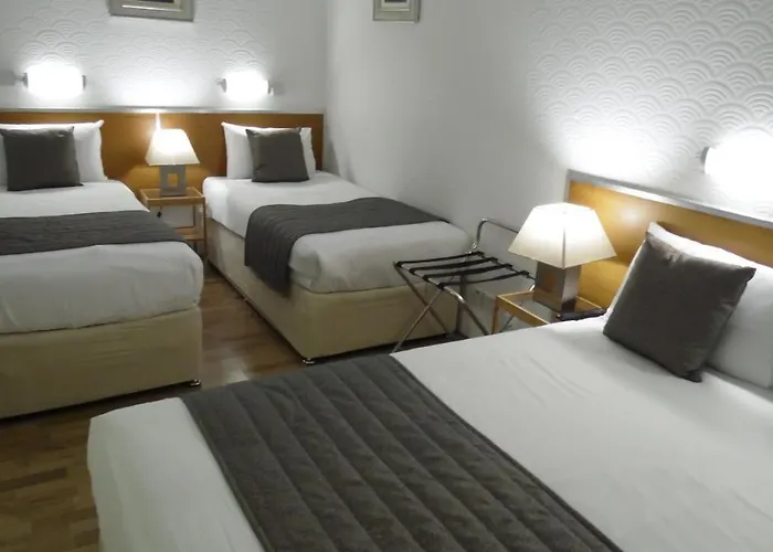 Falcon Hotel
